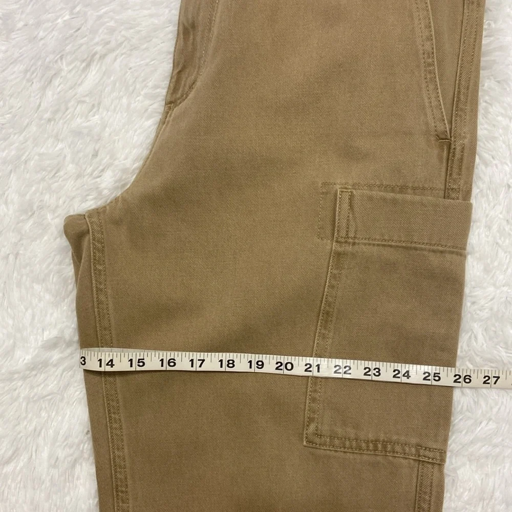 COS color tan